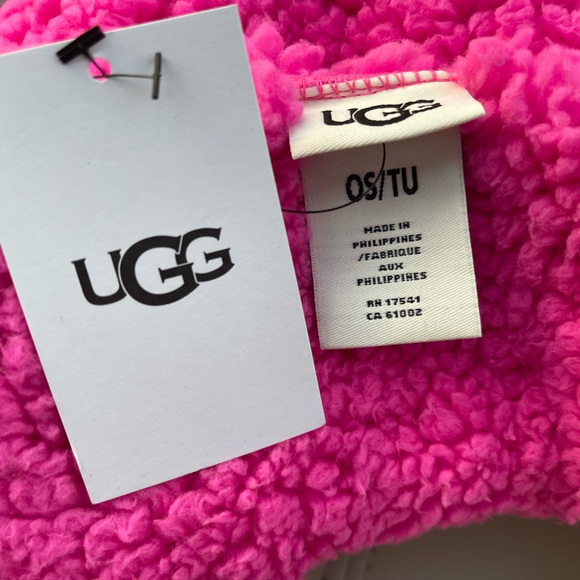 NWT - UGG Oversized Faux Shearling Scarf in Rock Rose - Picture 7 of 16